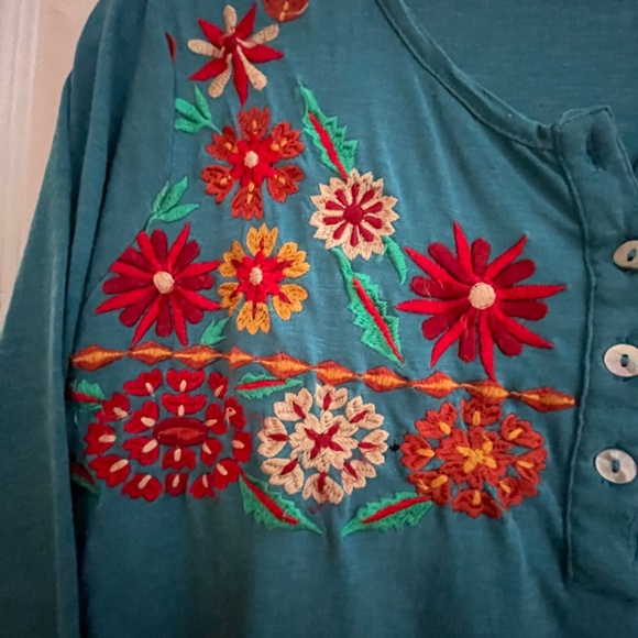 Honey Creek Scully Embroidered Floral Turquoise Top New with Tags - Picture 2 of 5